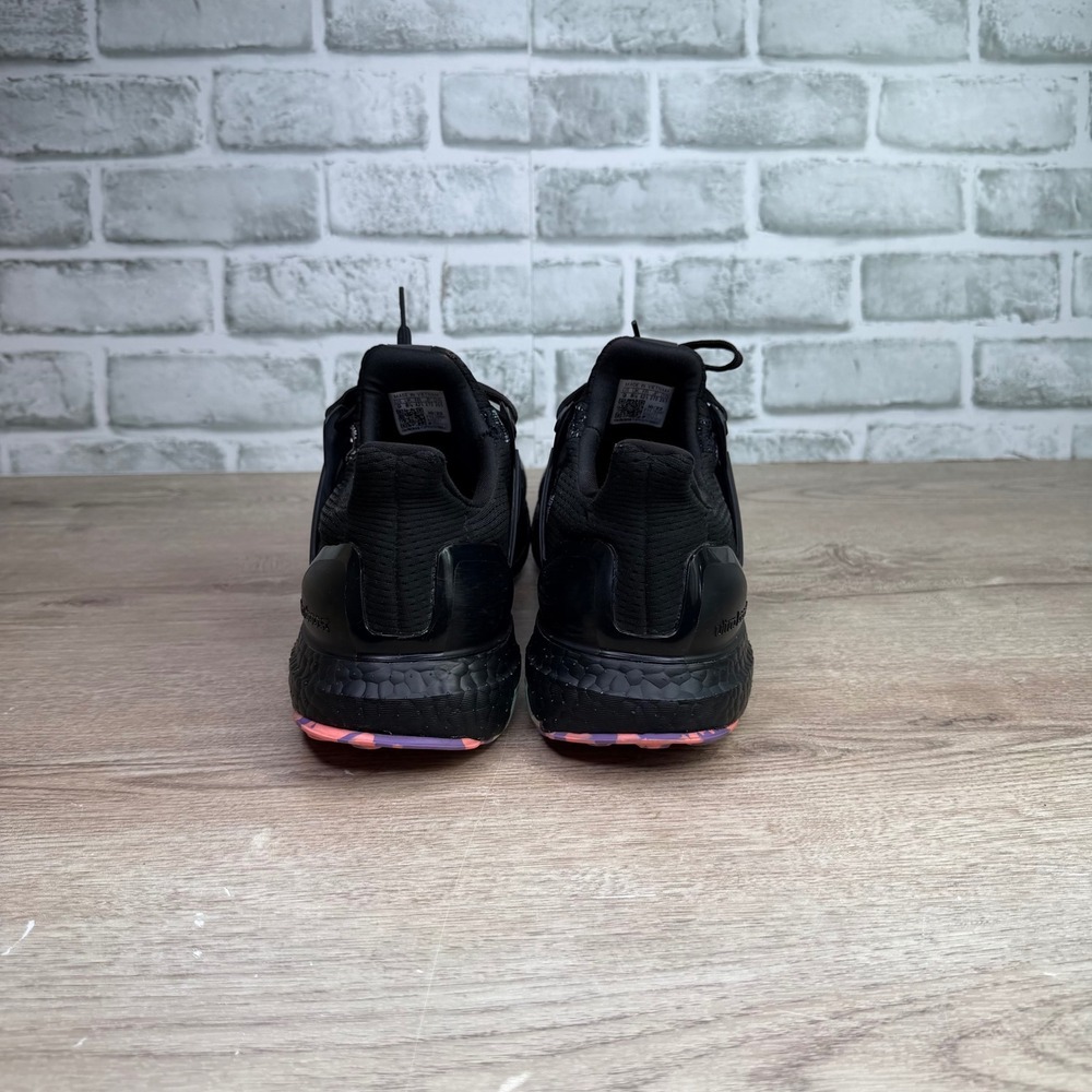 Men's adidas Ultraboost Valentine's Day 9 - Picture 4 of 7